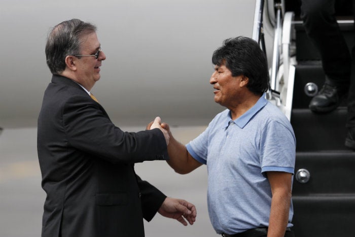 Ebard y Morales se saludan 