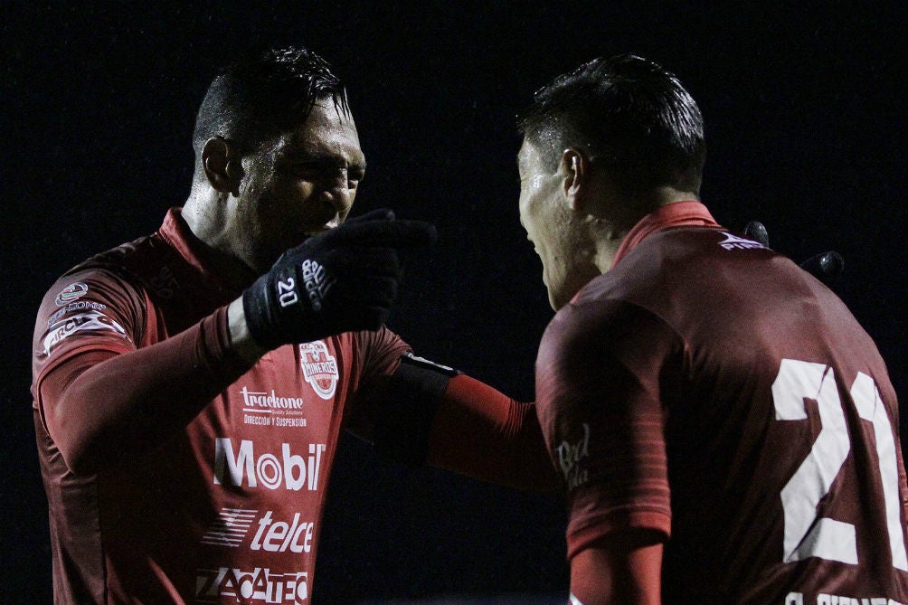 Roberto Nurse celebra su anotación