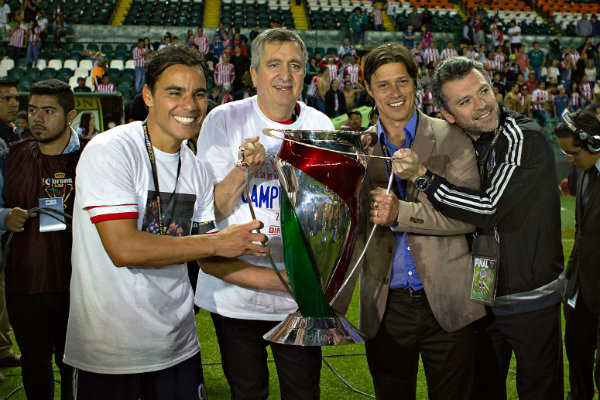 Bravo, Vergara, Almeyda e Higuera con el título de Copa