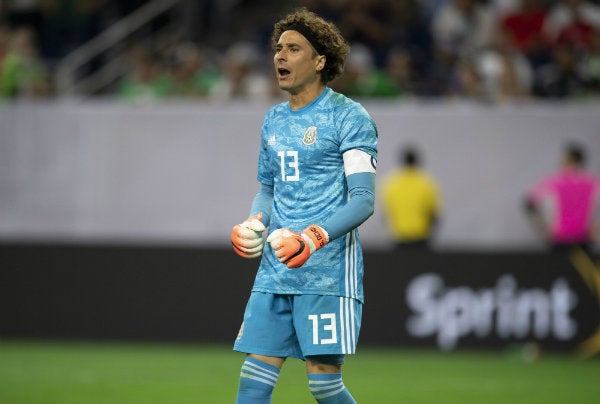 Memo Ochoa durante un juego de México