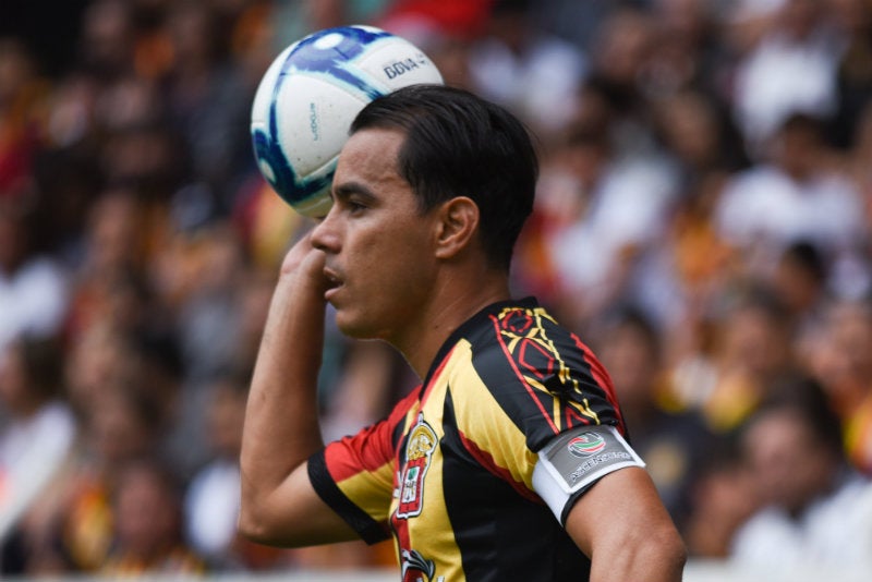 Omar Bravo en partido ante Zacatepec