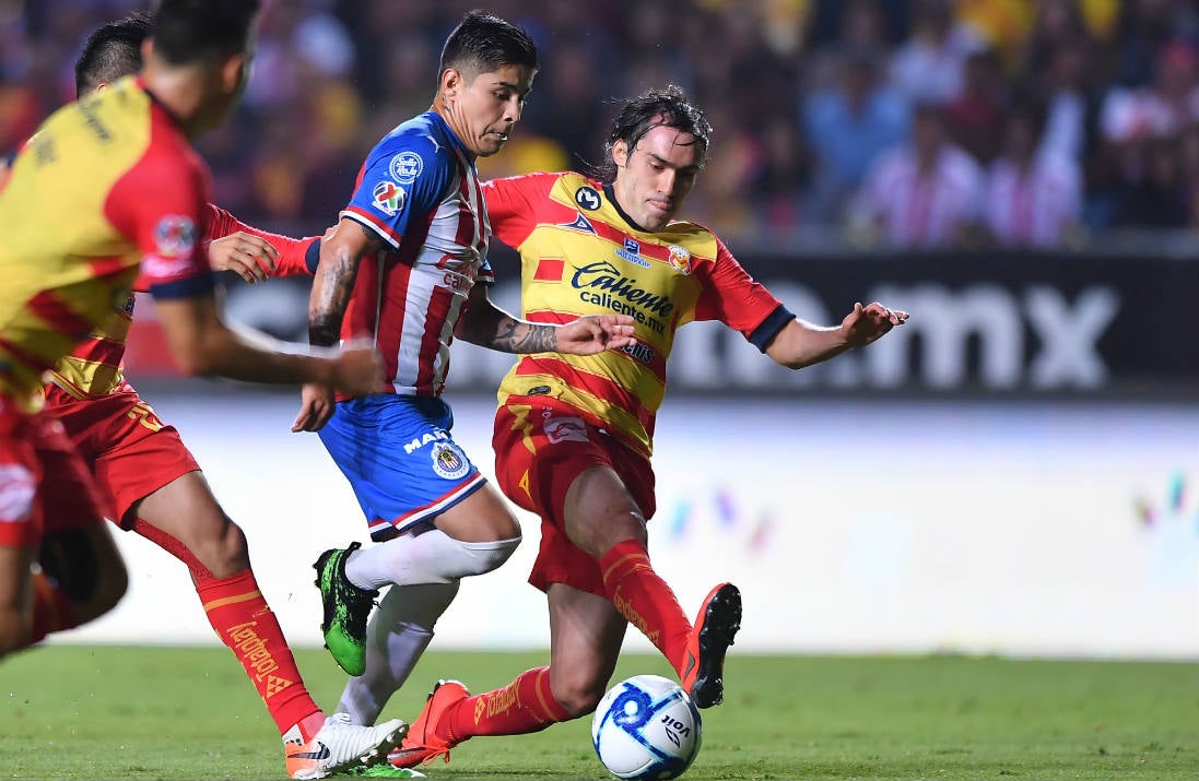 José Eduardo López en el partido entre Morelia y Chivas