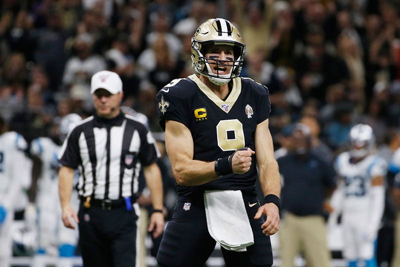 Drew Brees celebra una jugada con los Saints