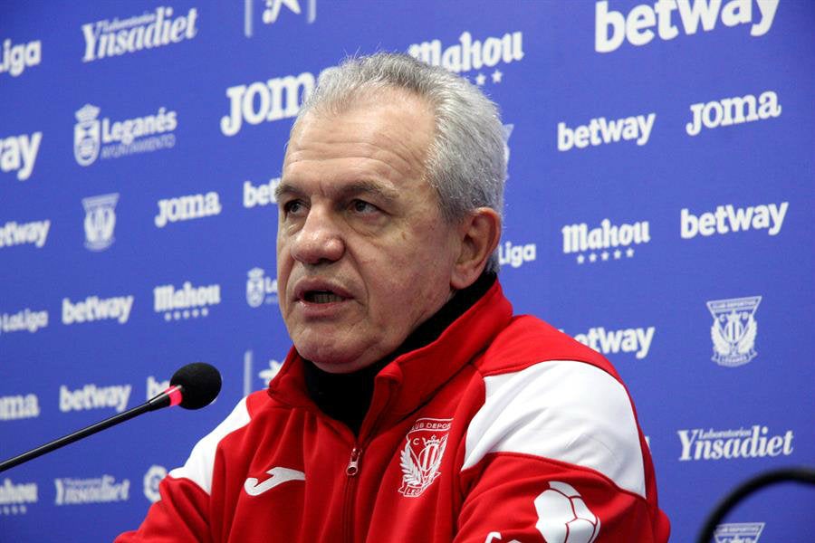 Javier Aguirre en conferencia de prensa