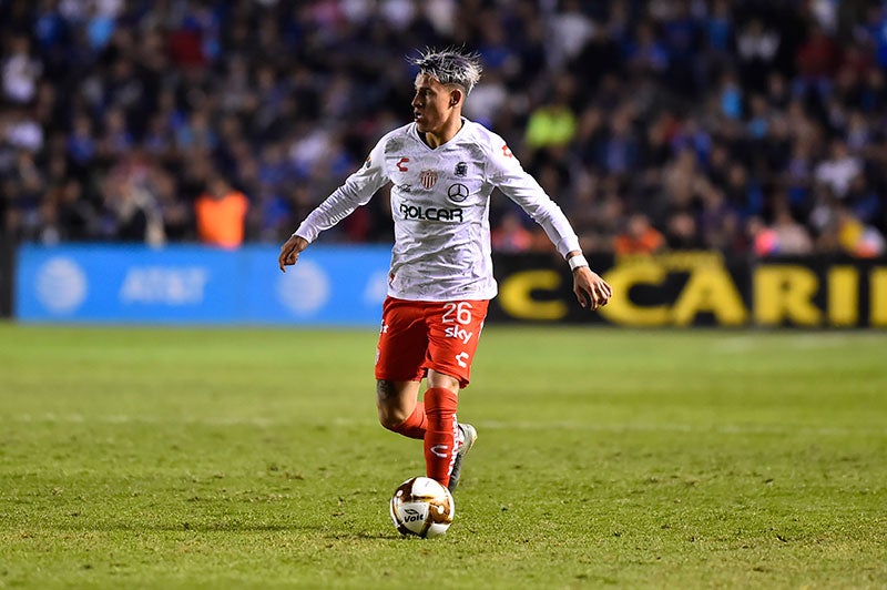 Cristian Calderón, en el partido de Necaxa contra Gallos