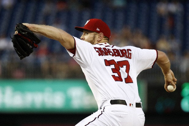 Strasburg, en un encuentro de los Nationals