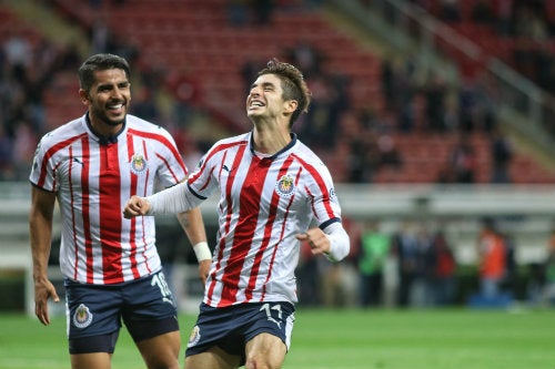 Conejito Brizuela festeja un gol con las Chivas