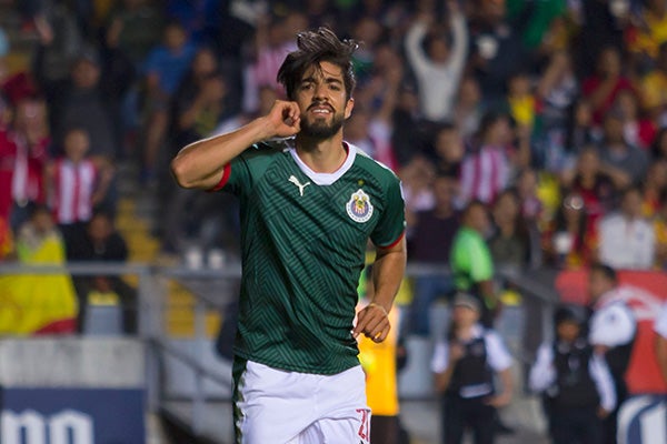 Rodolfo Pizarro en su etapa con Chivas