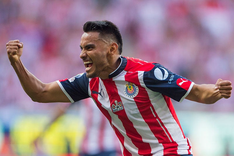 José Juan Vázquez festeja en un partido de Chivas