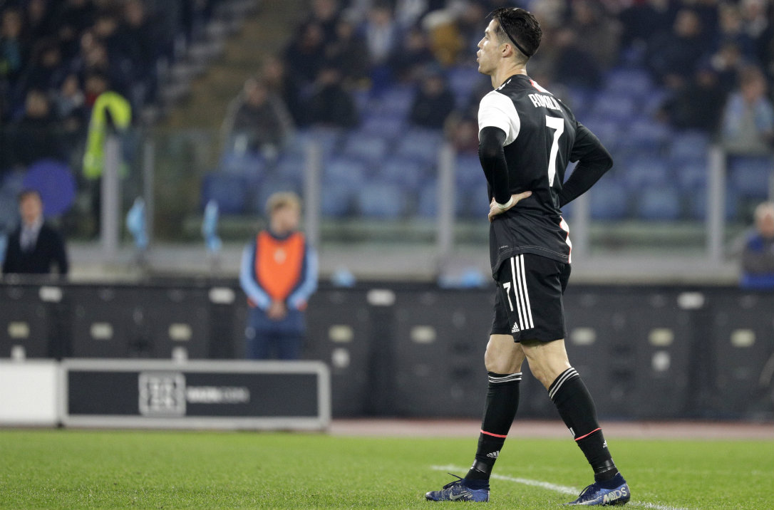 Cristiano Ronaldo se queja en un partido con la Juventus