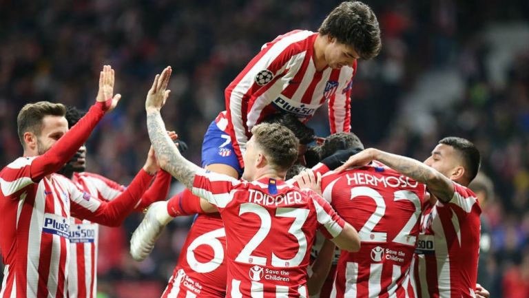 Jugadores de los Colchoneros celebran victoria en Champions