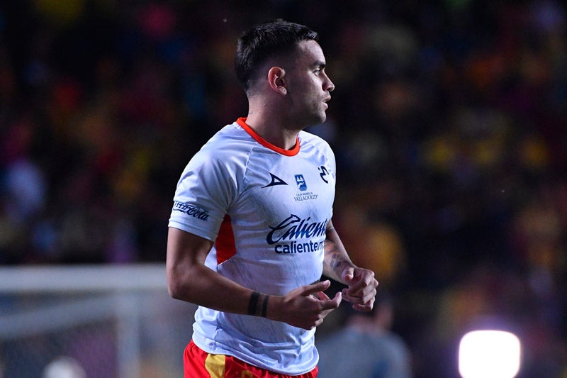 Sebastián Vegas en un juego con Morelia