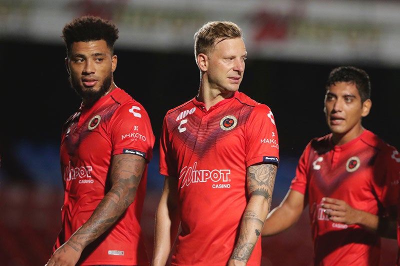 Kazim Richards y Cristian Menéndez, en un partido de Veracruz