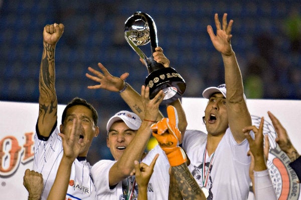 Rayados celebrando su título en el Estadio Azul en 2009