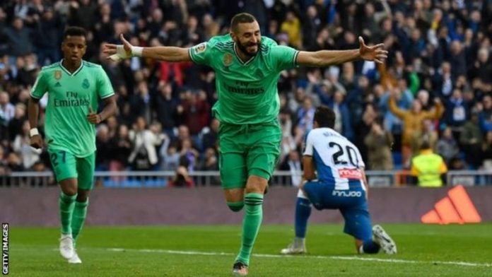 Karim celebrando un gol con el Real Madrid