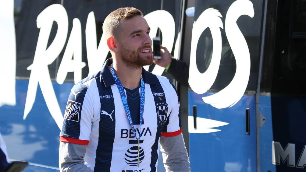 Janssen llegando al festejo en la Macroplaza 