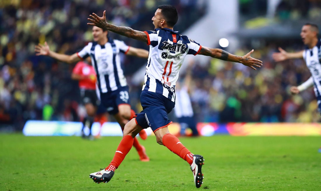 Leonel Vangioni celebrando el último penal ante América