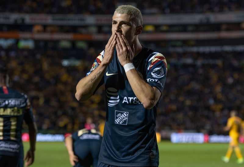 Guido Rodríguez celebra una anotación con América