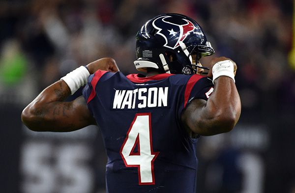 Deshaun Watson festeja su pase para TD