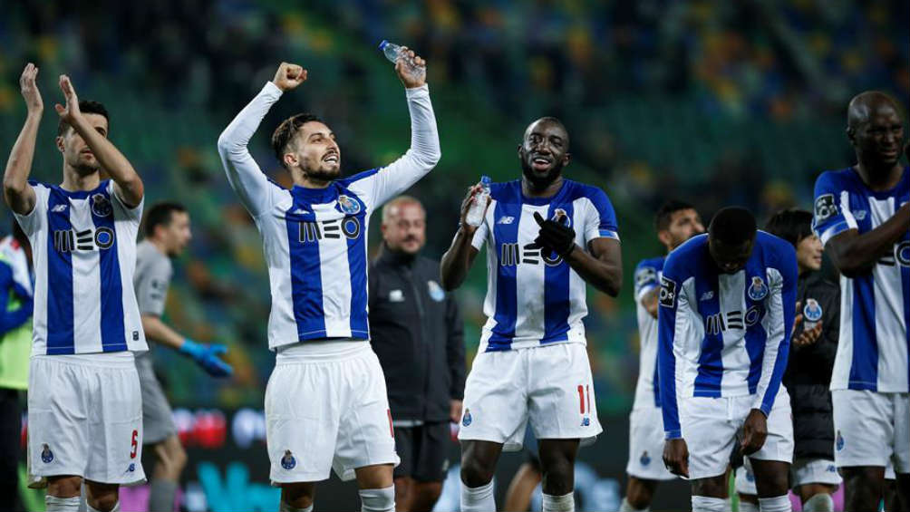 Los jugadores del Porto agradecen el apoyo a su afición 