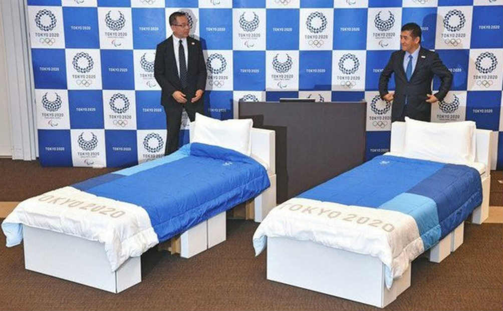 La presentación de las camas individuales reciclables 