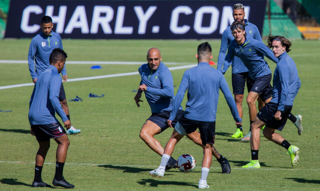 Entrenamiento de Querétaro ya con ropa de Charly Futbol