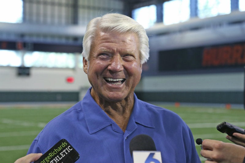 Jimmy Johnson en conferencia de prensa