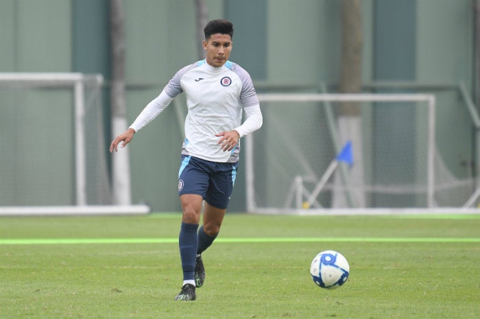 Fernández, en un entrenamiento de Cruz Azul