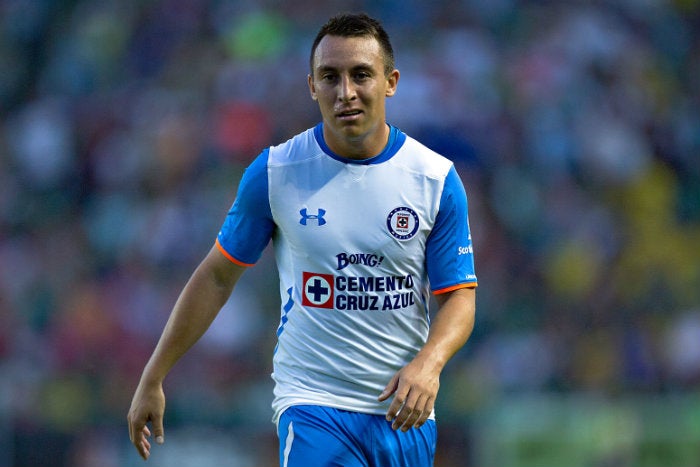 Antonio Pedroza, en un partido del Cruz Azul