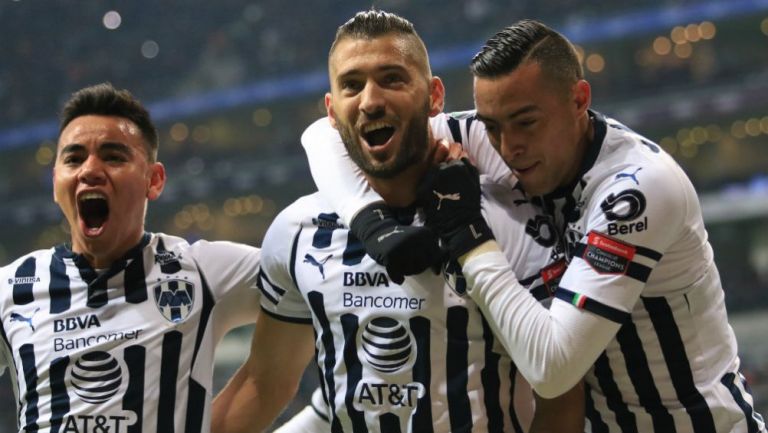 Rodríguez, Sánchez y Funes Mori celebrando una anotación con Rayados