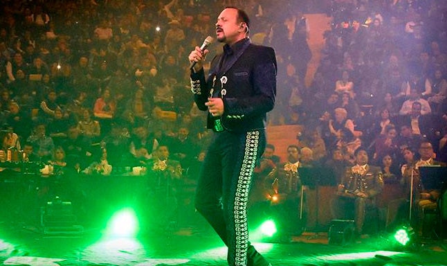 Pepe Aguilar en concierto