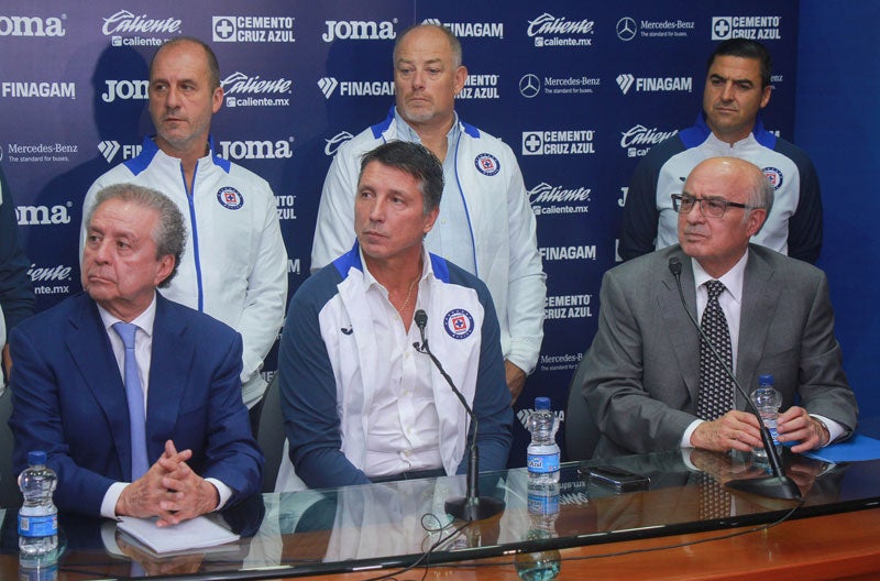 Garcés, Siboldi y Álvarez en las instalaciones de Cruz Azul 