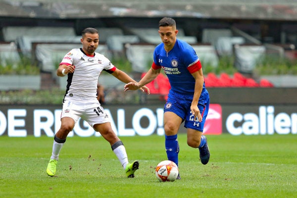 Ivan Marcone en acción como jugador de Cruz Azul