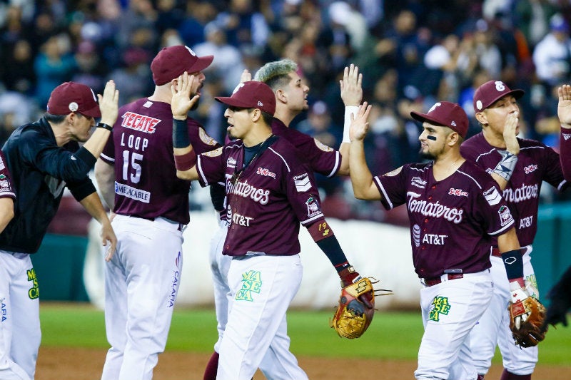 Jugadores de Tomateros en celebración