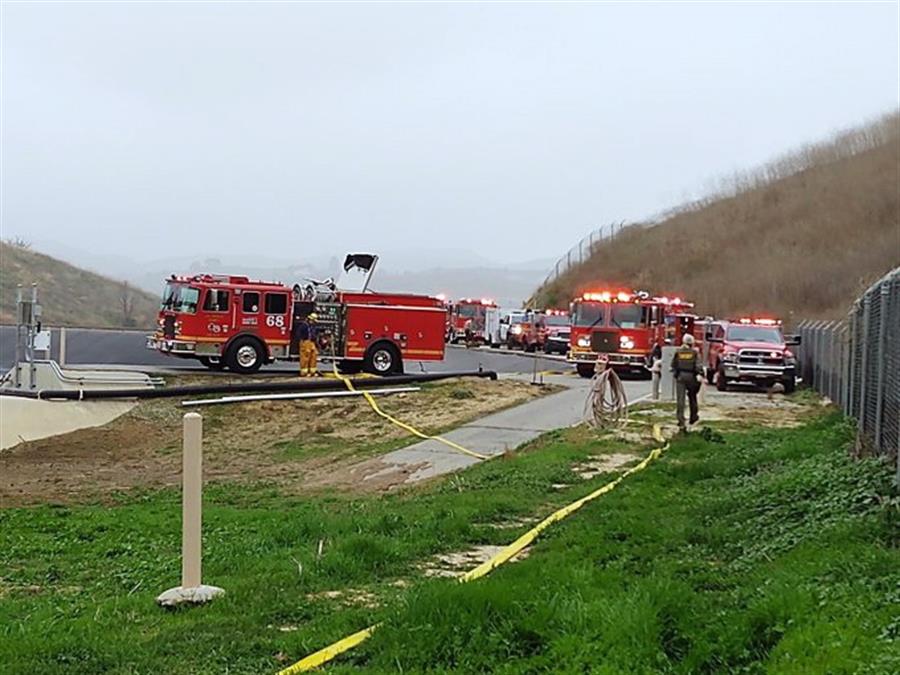 Elementos de emergencia acuden al lugar del accidente