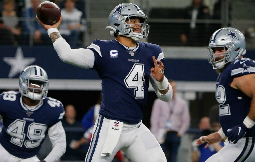 Dak Prescott durante un partido con Cowboys