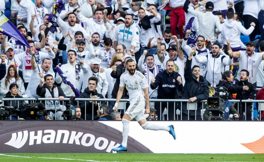 Karim Benzema celebrando el gol ante Atlético de Madrid