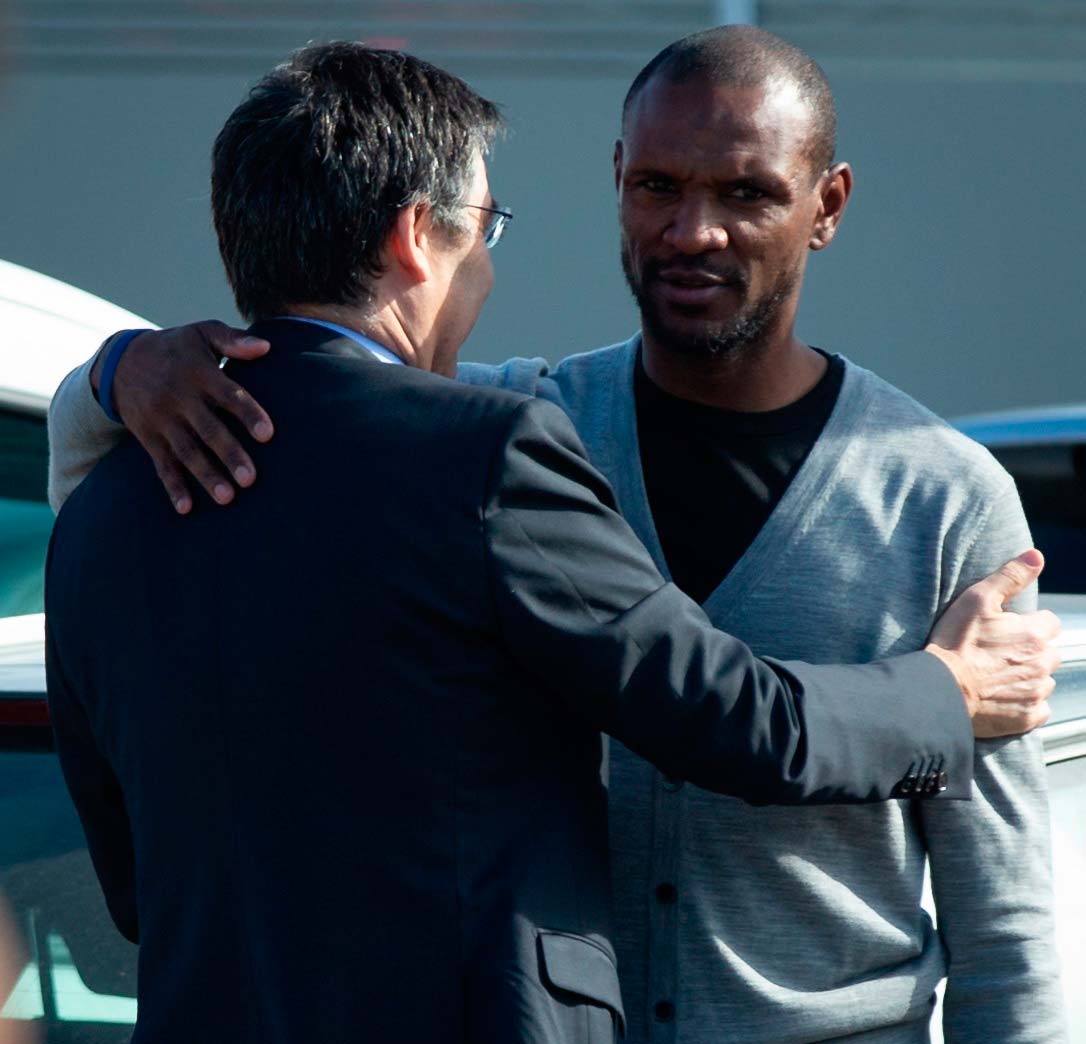 Barcelona podría destituir a Eric Abidal por la polémica con Messi EFE