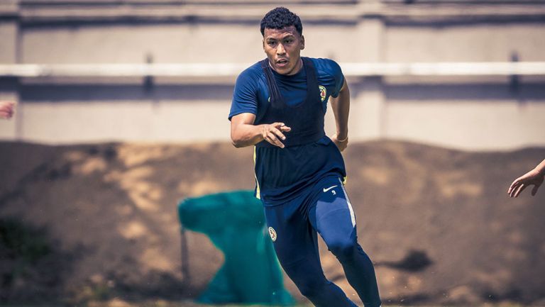 Roger Martínez, en el entrenamiento del América