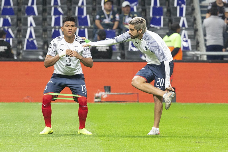 Gallardo y Pizarro calientan previo a un juego