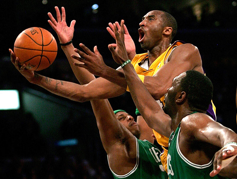 Kobe Bryant, en un partido contra Celtics