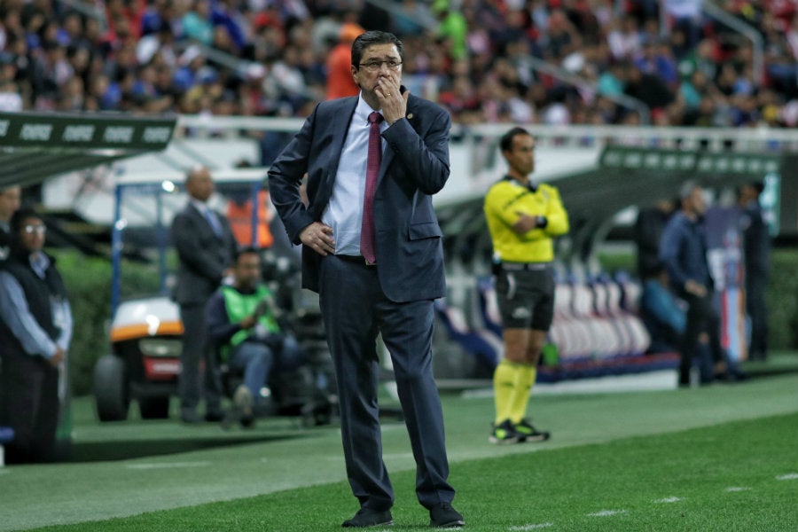 Luis Fernando Tena, en el juego ante Cruz Azul