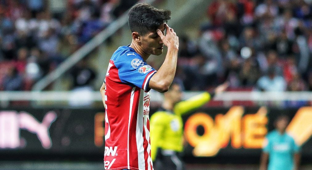 Antuna se lamenta tras derrota de Chivas