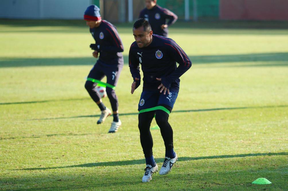 Edwin Hernández entrenando con Guadalajara en 2018