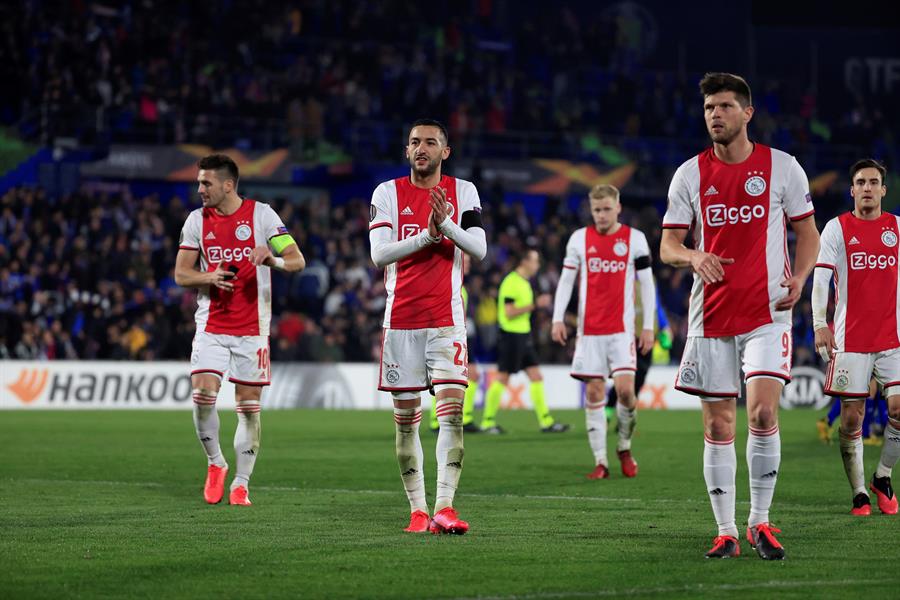 Jugadores del Ajax tras el juego ante Getafe