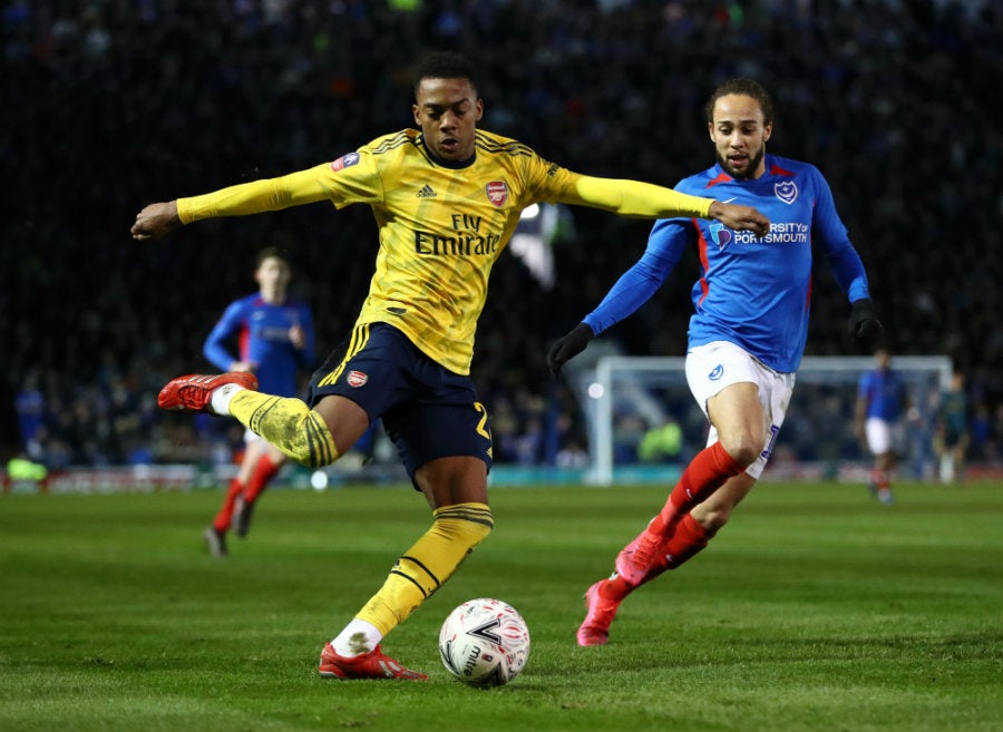 Joe Willock en el juego ante el Portsmouth