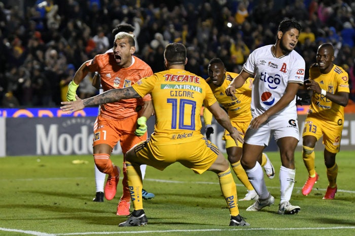 Nahuel festeja gol ante Alianza