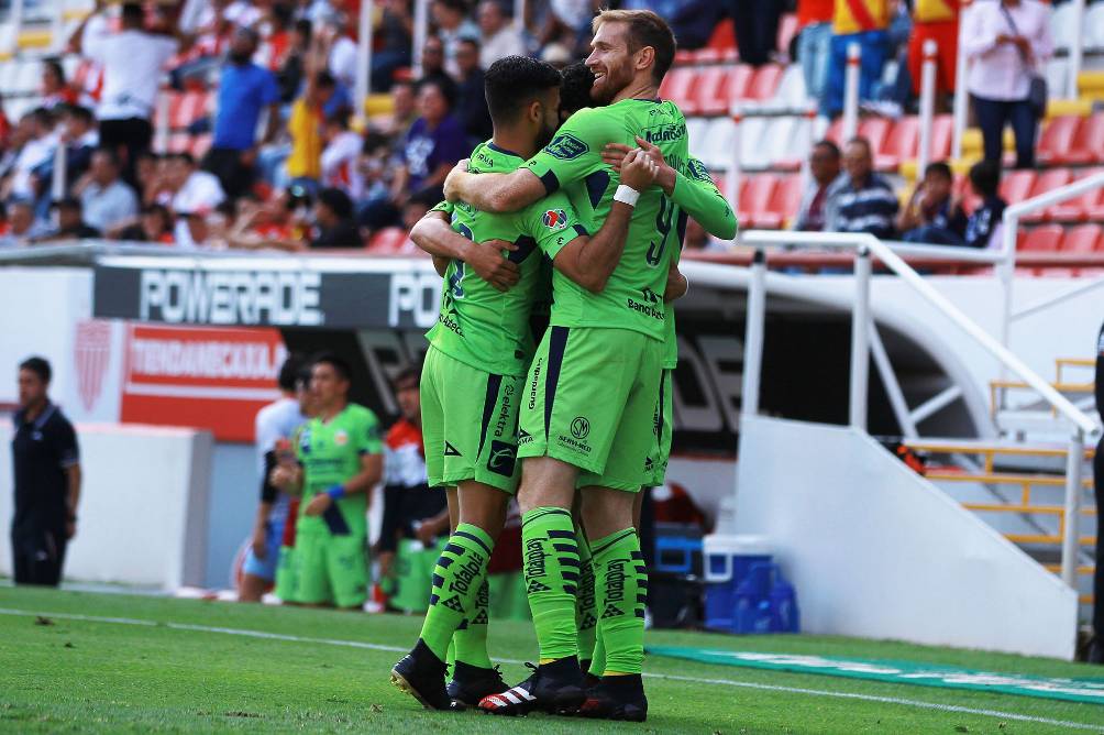 Monarcas Morelia celebra el segundo gol 