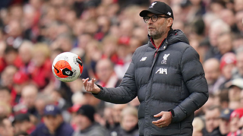El entrenador del Liverpool durante un duelo en Anfield 