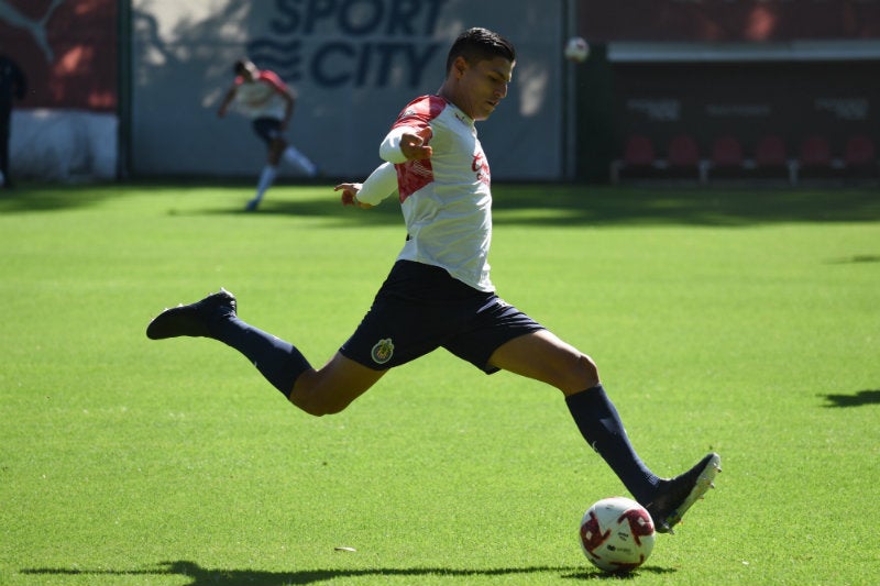 Ronaldo Cisneros en entrenamiento